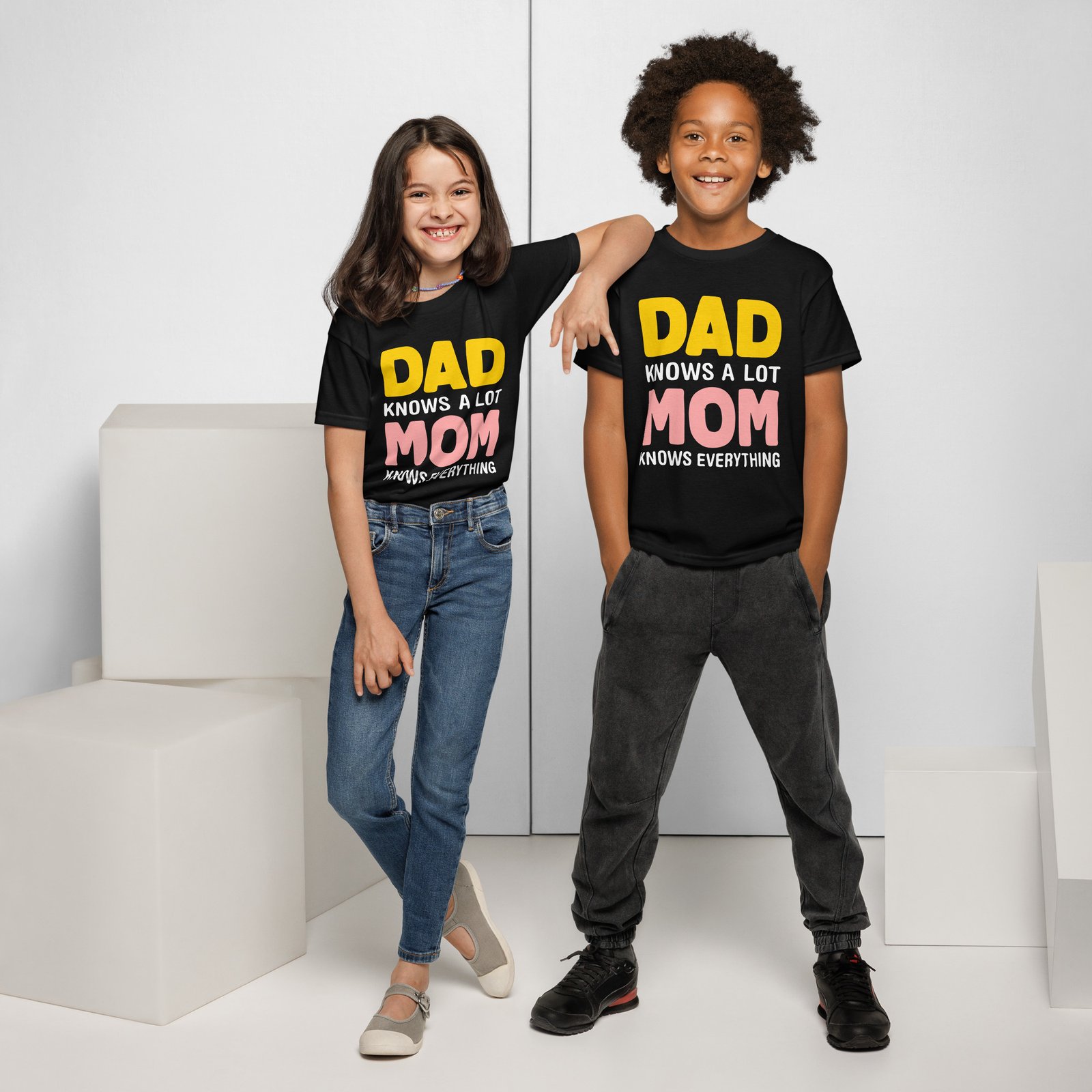 Dad knows a lot, MOM know best Youth t-shirt - Image 2