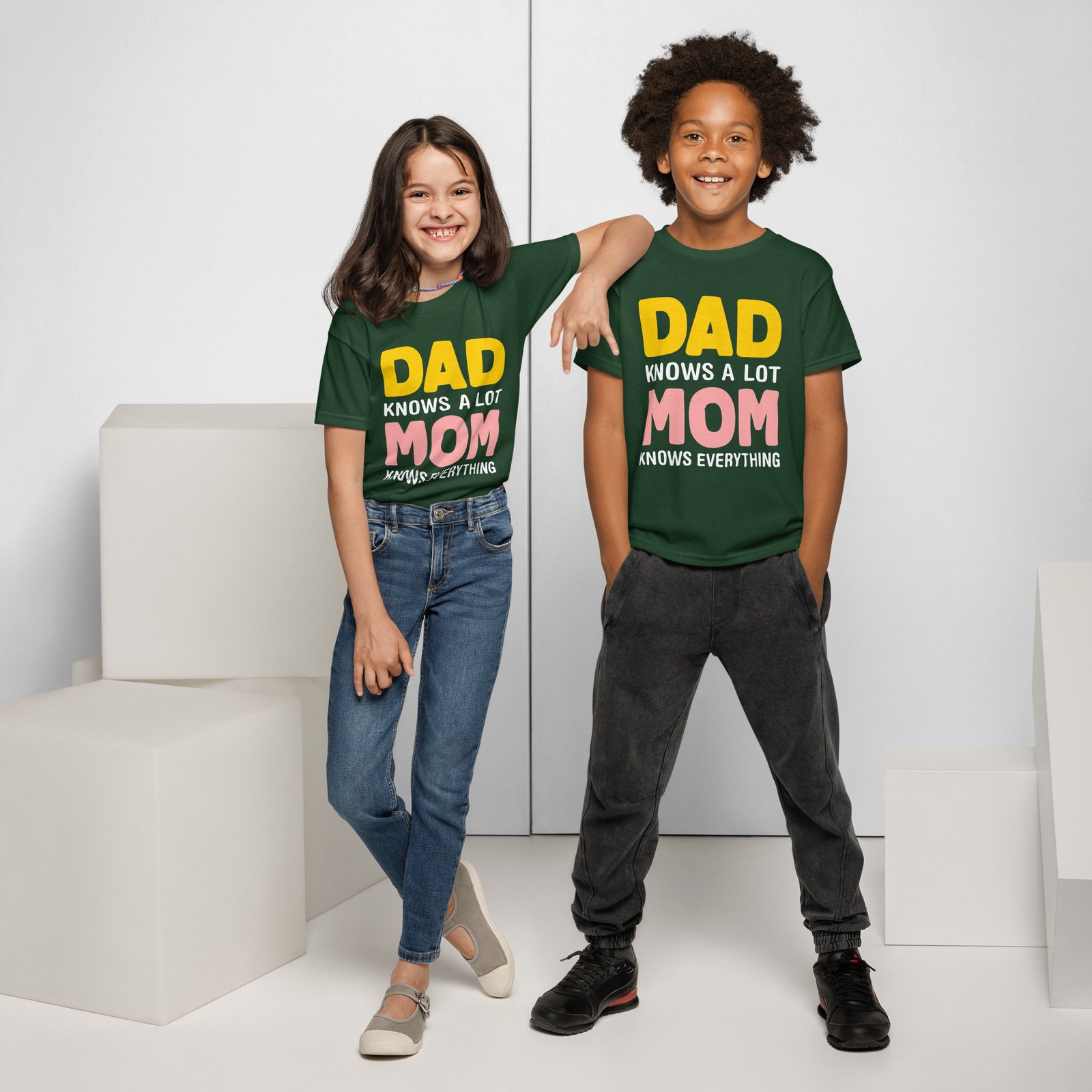 Dad knows a lot, MOM know best Youth t-shirt - Image 3